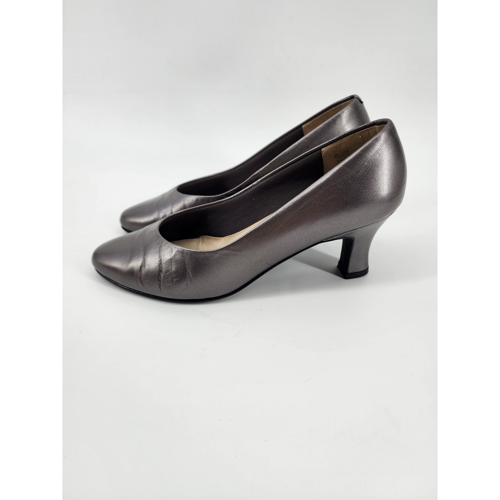 9-2-5 So Soft Womens Luster Grey Metallic Leather Low Heel Pumps 6.5M 5051